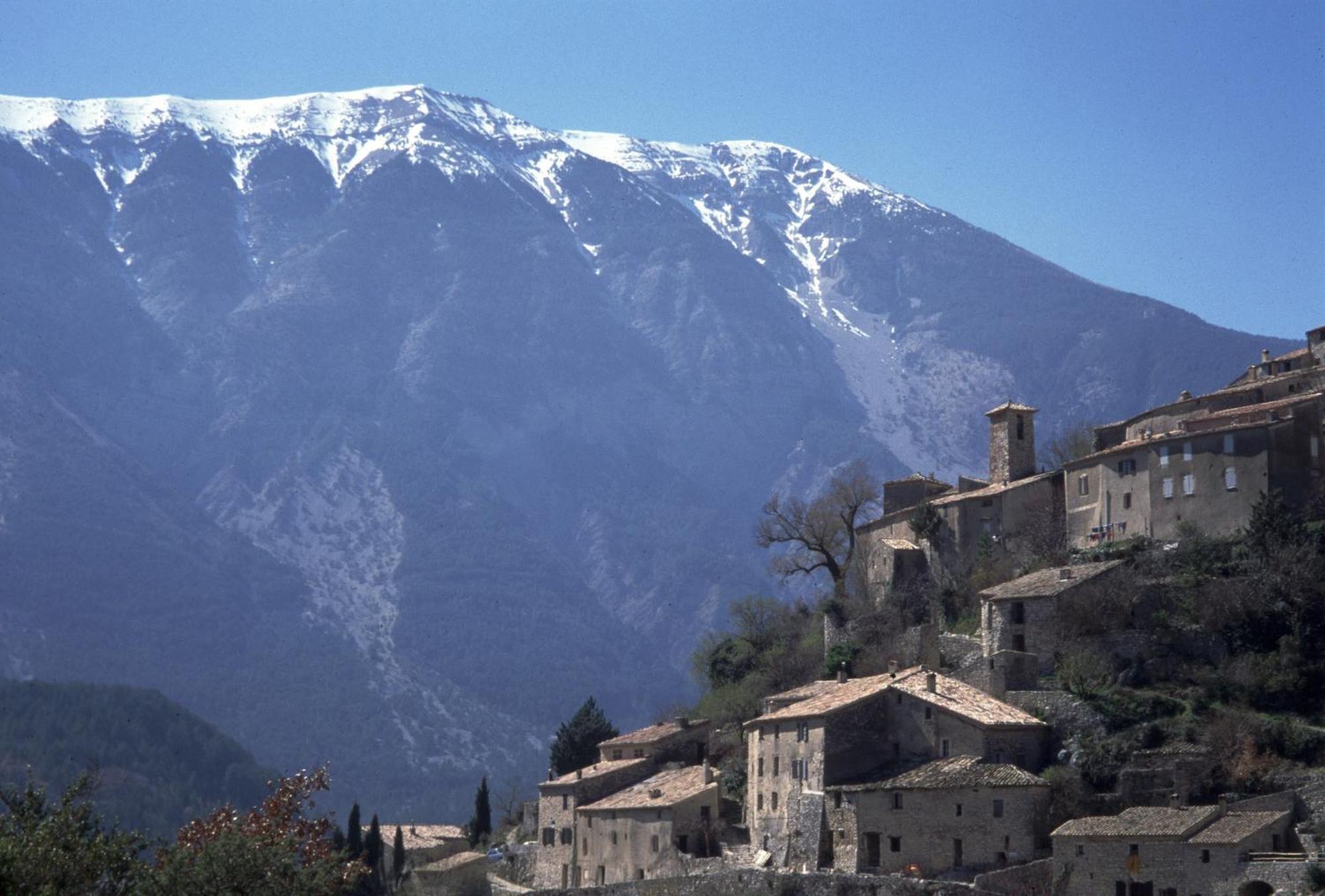 La Calvinette Pernes-les-Fontaines Exterior foto