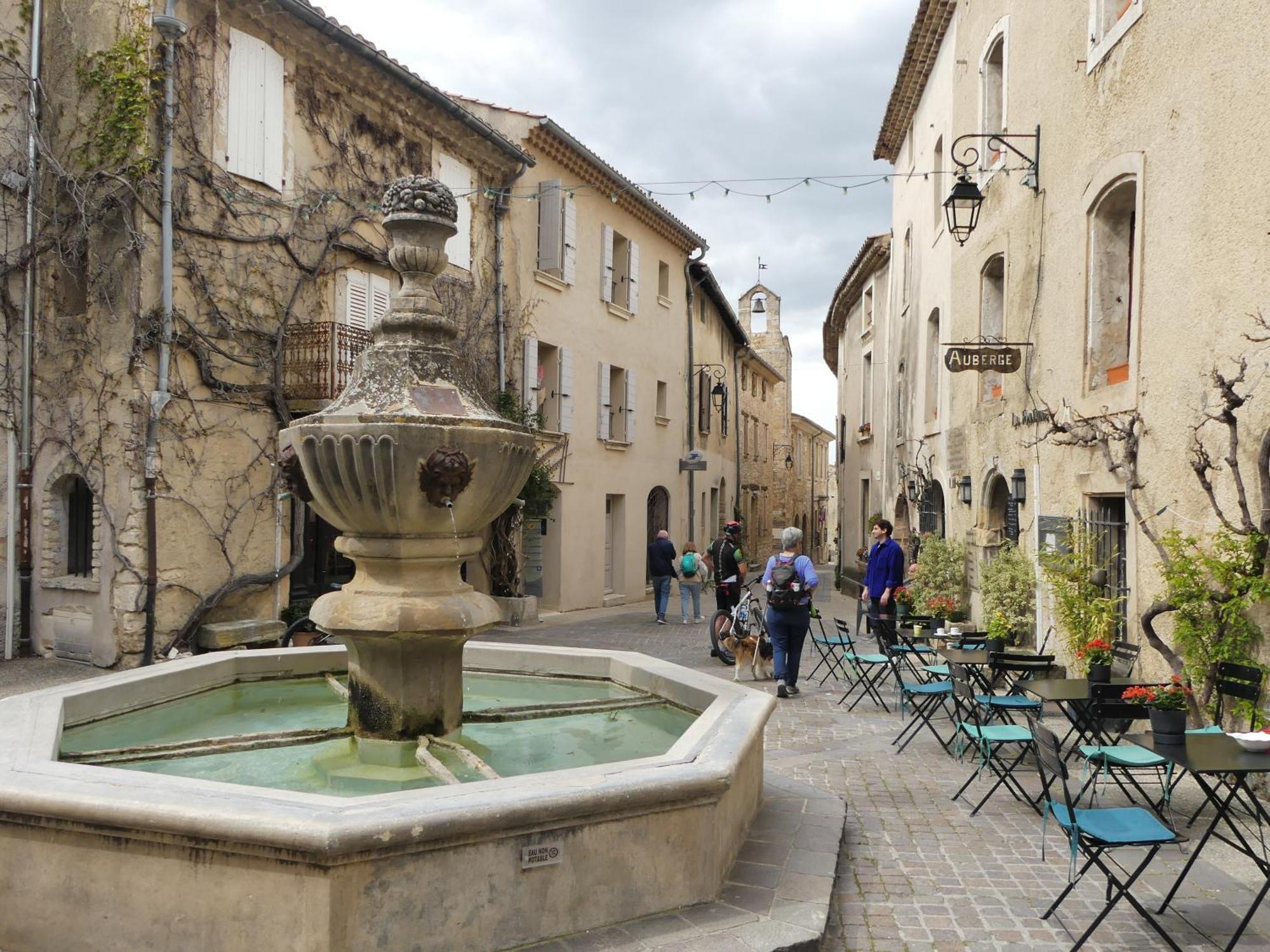 La Calvinette Pernes-les-Fontaines Exterior foto